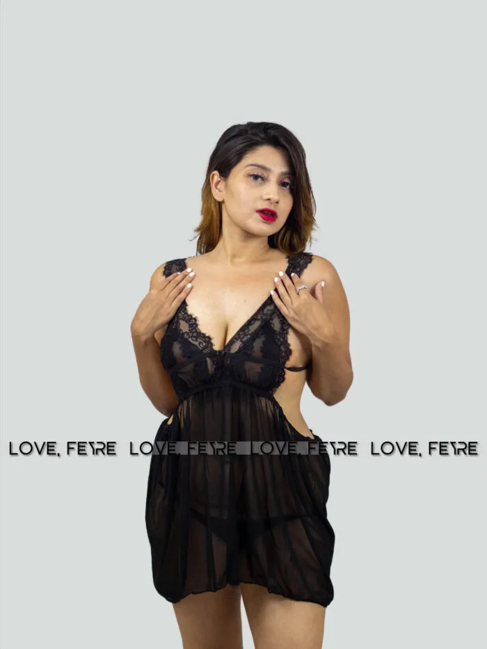 V-Neck Transparent Edge Embroidery Nightgown